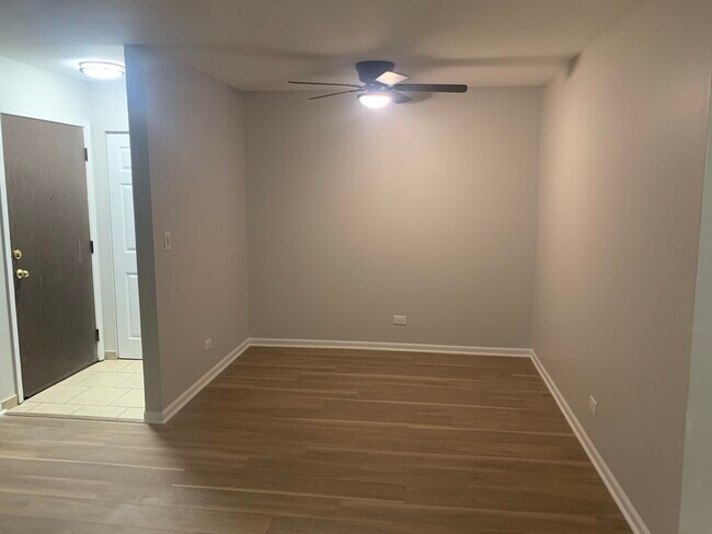 Foto del edificio - 1703 W Victoria Dr