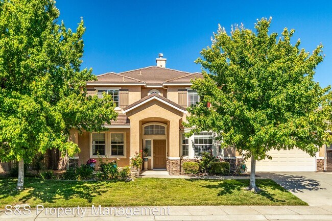 Foto del edificio - 4 br, 3 bath House - 4211 River Swan Lane
