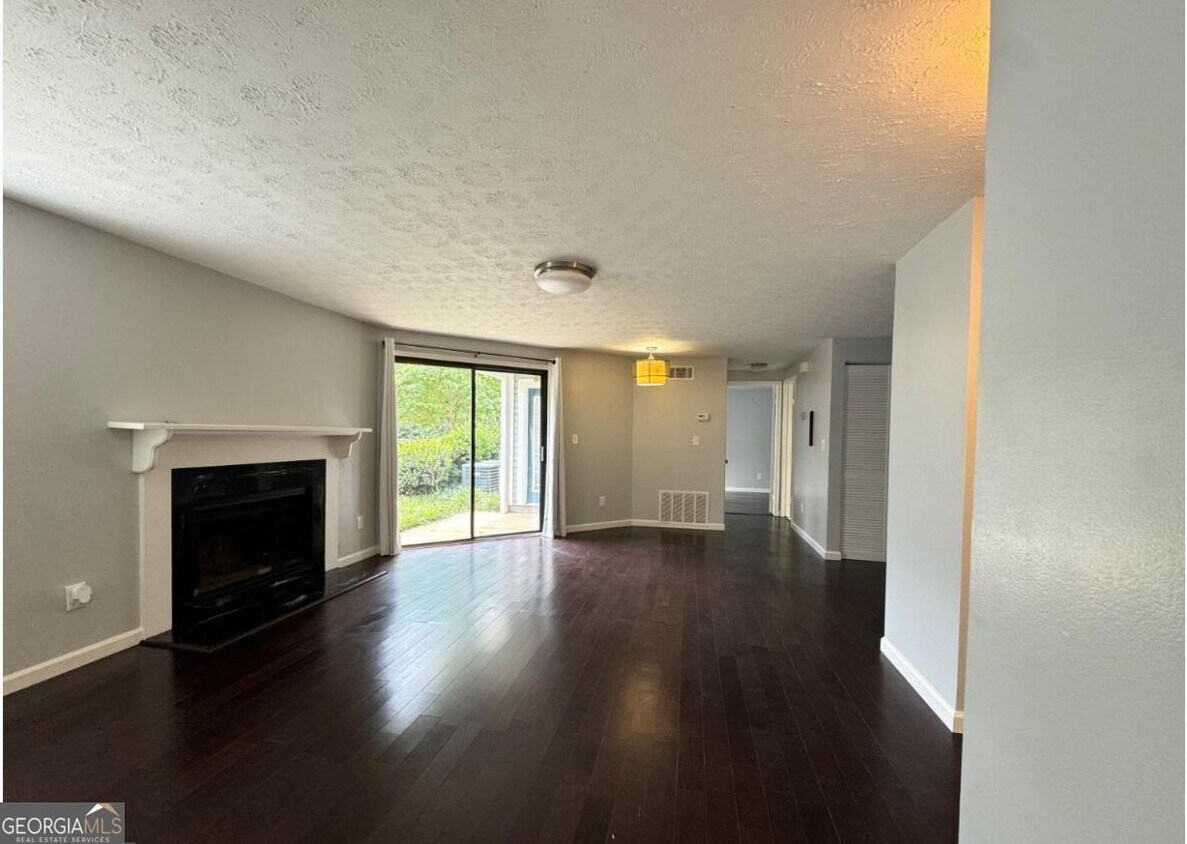 Primary Photo - 1291 Keys Lake Dr NE