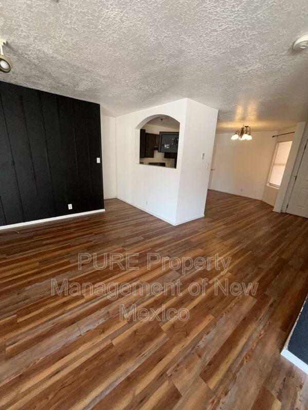 Building Photo - 652 Quailbrush Dr NW