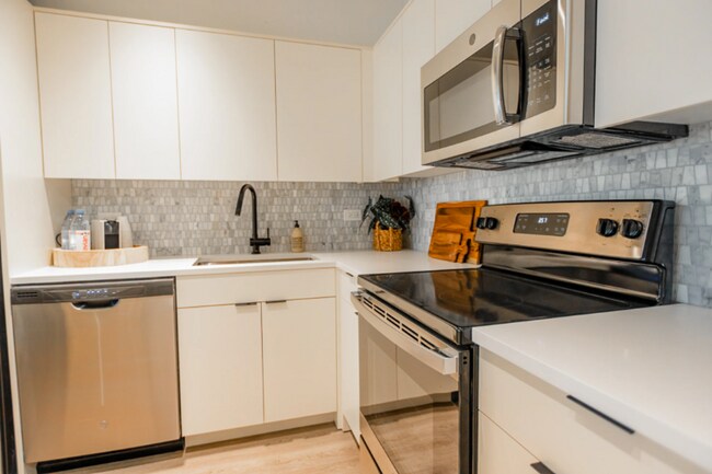 Building Photo - 23 E Chestnut St