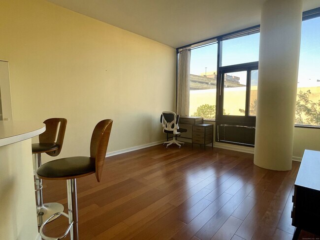 Foto del edificio - 127 Greyrock Pl
