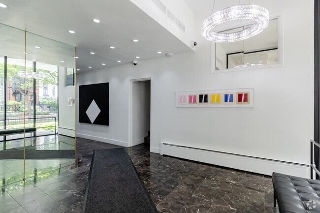 Lobby - 1330 N Dearborn