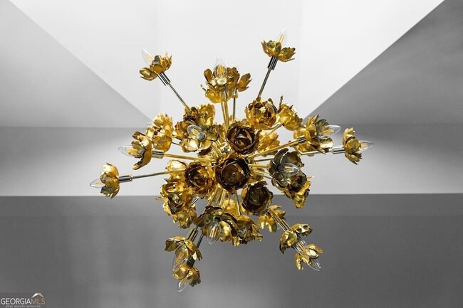 Photo - 201 Hurt St NE House