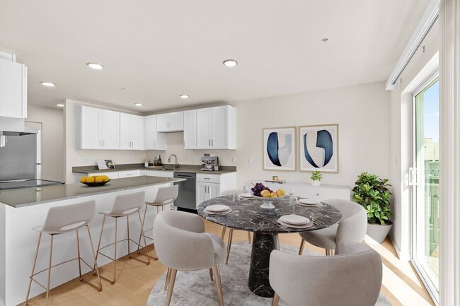 Interior Photo - Salem Crossings