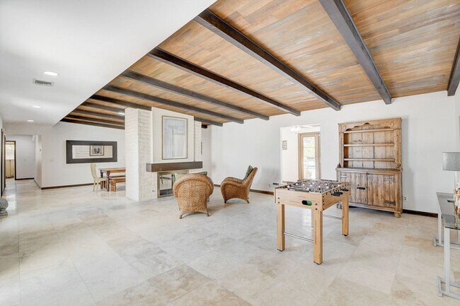 Foto del edificio - 408 Lacy Ln