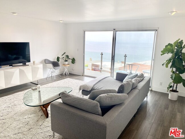 Foto del edificio - 18203 Coastline Dr
