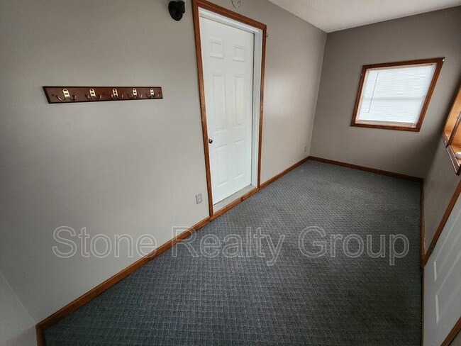 Building Photo - 1809 S Center St