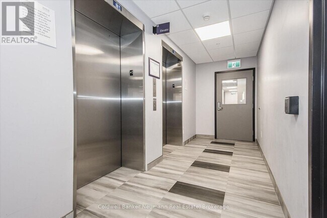 Building Photo - 35 Kingsbury Square