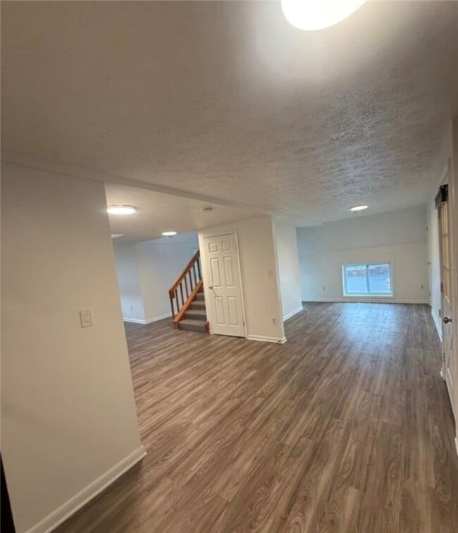 Building Photo - 639 Phillips Rd