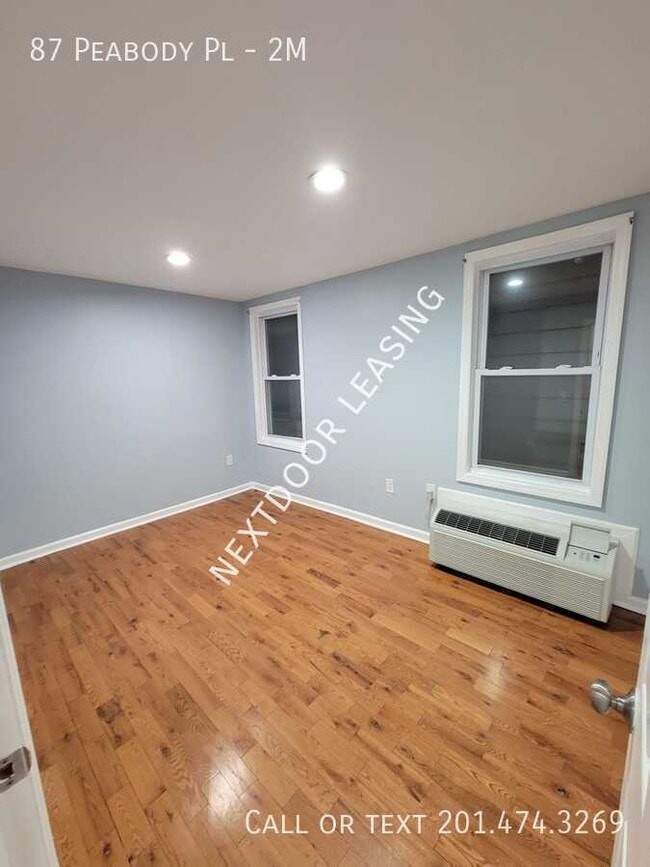 Foto del edificio - 87 Peabody Pl