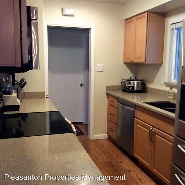 Building Photo - 3 br, 1 bath House - 2092 Donald Dr.