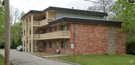 Building Photo - 801 N Ann St