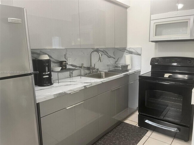 Foto del edificio - 1040 SW 28th St