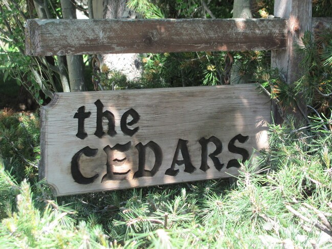 Apartamentos Cedar - 306 Van Buren St