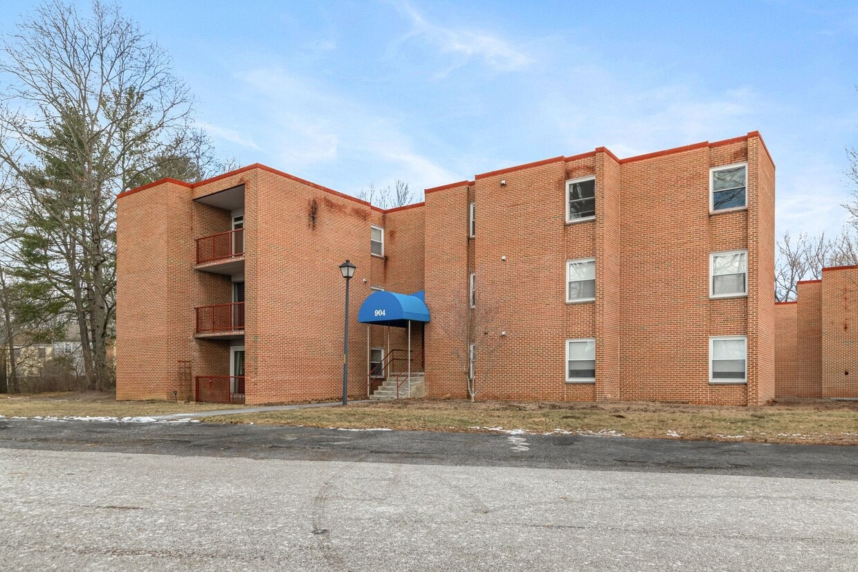 3 bed/2 bath. Close to Campus. Pet Friendly. - 3 bed/2 bath. Close to Campus. Pet Friendly.