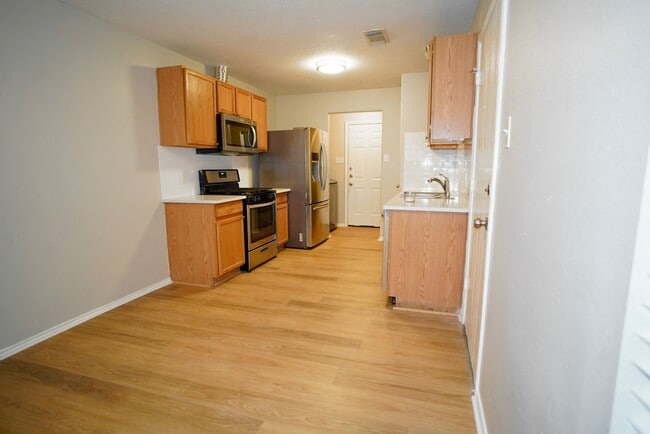 Building Photo - 9010 Grackle Run Ln