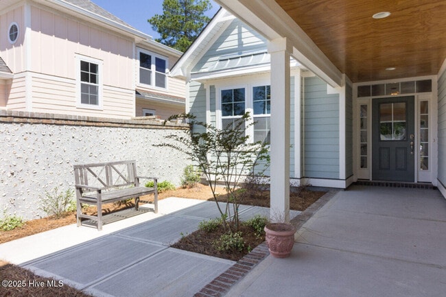 Foto del edificio - 6097 Shore Park Dr