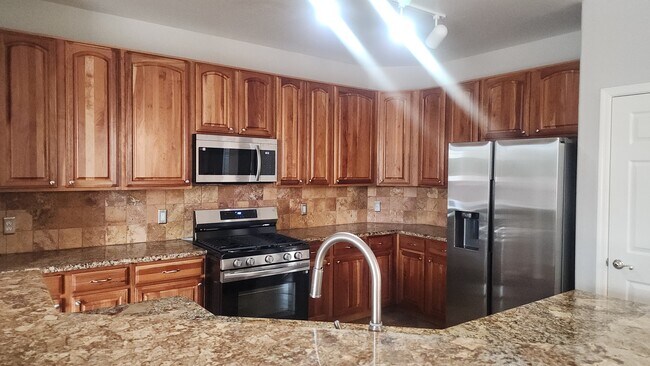 Cocina - 4815 E Silverpuffs Way
