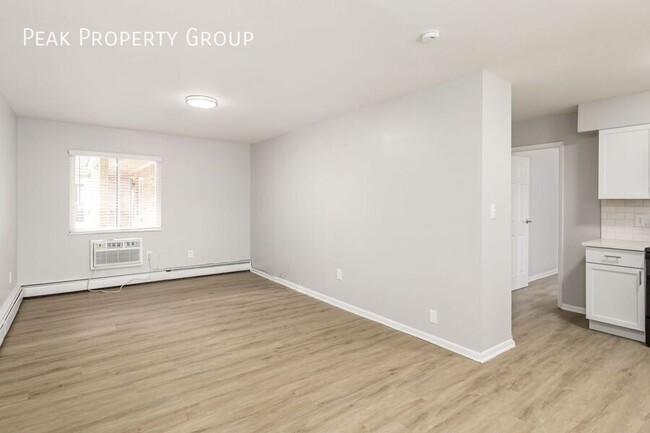 Building Photo - Available Soon! 1 Bedroom Apartment Locate...