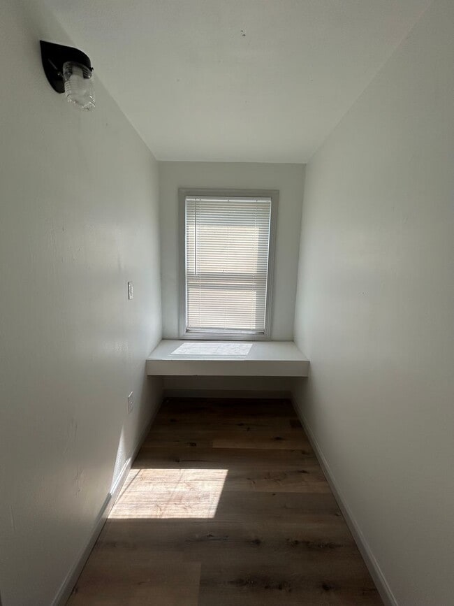 Foto del edificio - 1529 NW Smith Ave