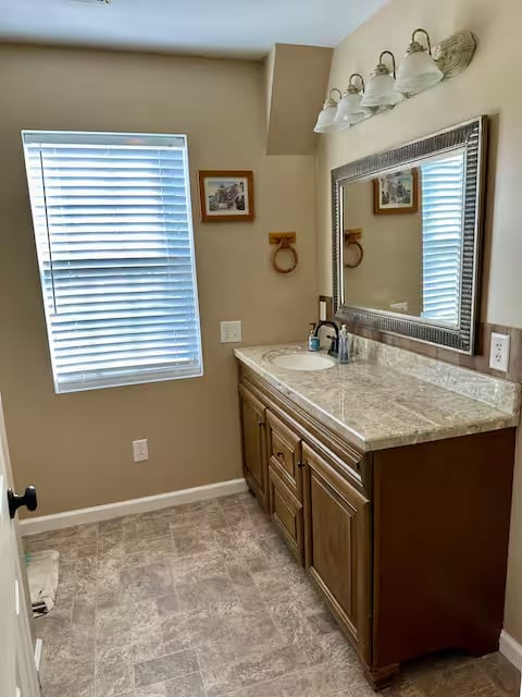 Building Photo - 1881 Livingston Chapel Rd