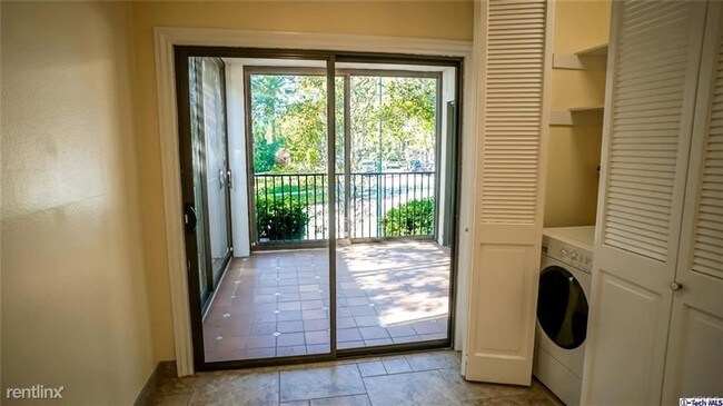 Building Photo - 2 br, 2 bath Condo - 1422 N Central Ave Apt 4