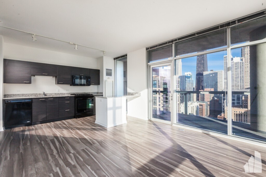 Foto principal - 805 N LaSalle Dr