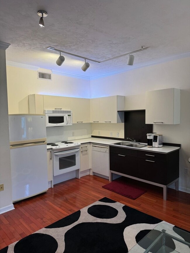 Building Photo - The Lofts - Move in Special!