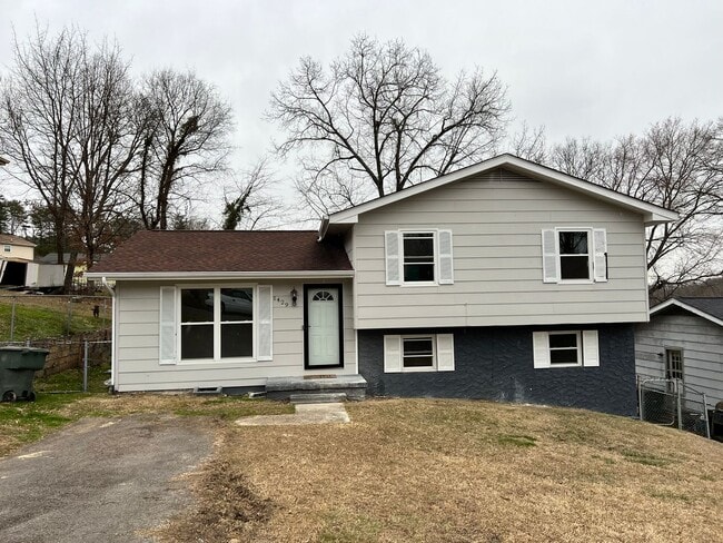 Building Photo - 1429 Carousel Rd