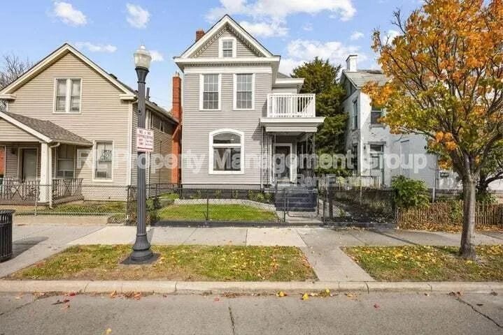 Foto principal - 786 E Main St