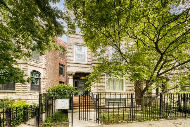 Building Photo - 1345 N Maplewood Ave