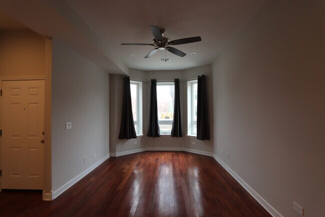 Building Photo - 5438 S Union Ave