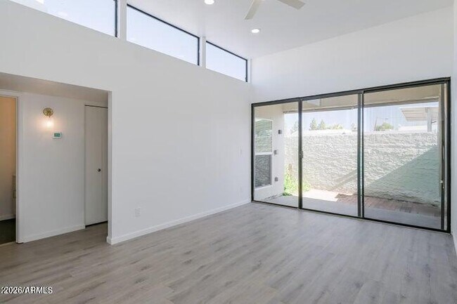Building Photo - 16041 N 31st St