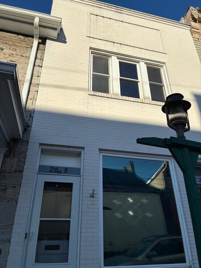 Foto del edificio - 206 Lincoln Way E