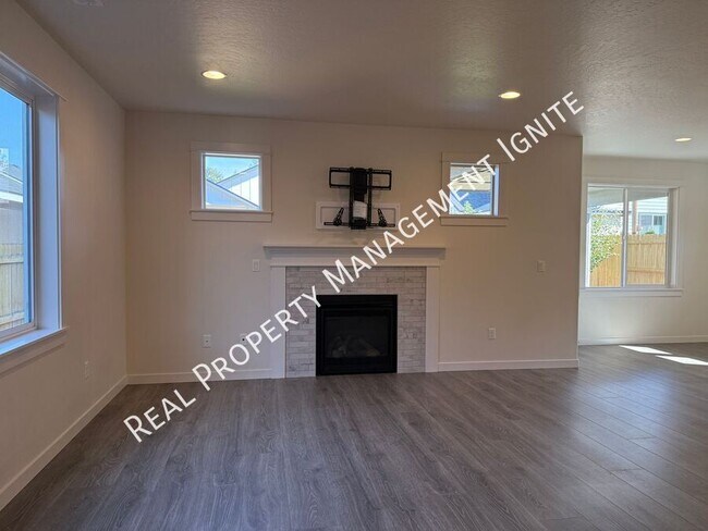 Foto del edificio - 61358 SE Preston St