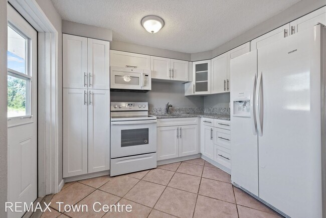 Building Photo - 2 br, 1 bath House - 1750 S Palmetto Ave #26