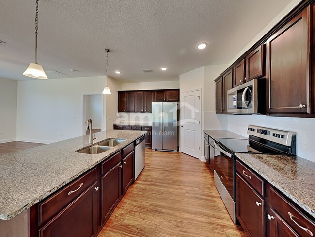 Building Photo - 151 Banyan Frst Dr