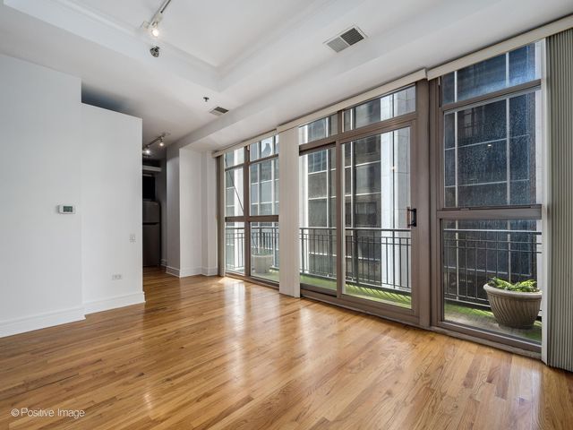 Foto del edificio - 212 W Washington St