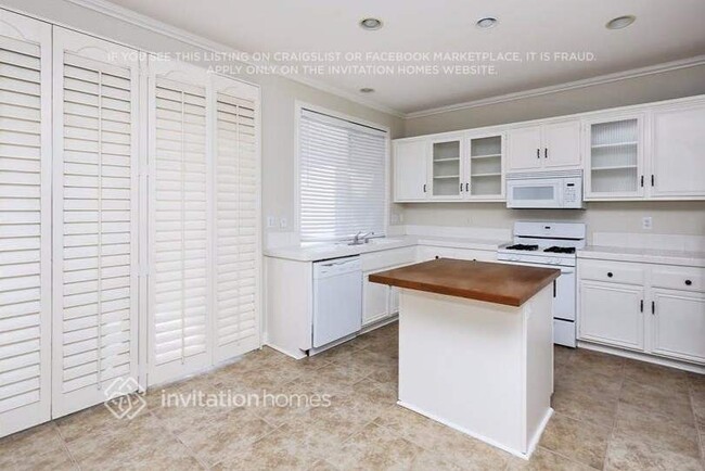 Building Photo - 22716 Hazelnut Ct