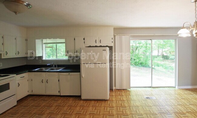 Foto del edificio - 210 Creekwood Ln