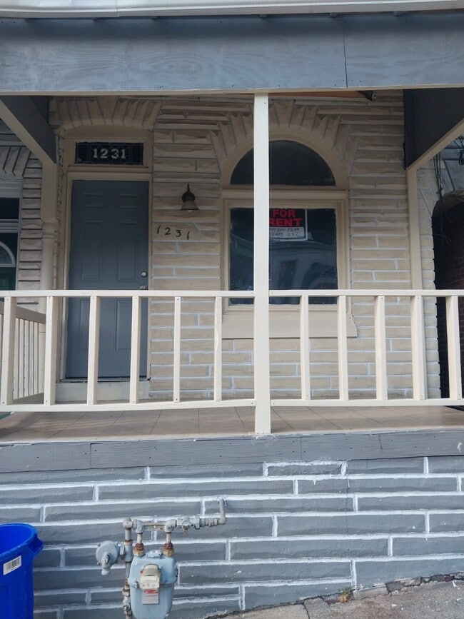 Building Photo - 1231 Buttonwood St
