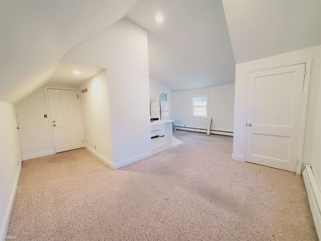 Building Photo - Studio, 1 bath Condo - 40 Arthur Pl Unit 3