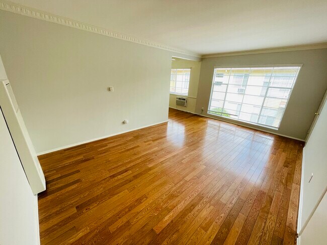 Unit #6 Living Room - 817 N Las Palmas Ave
