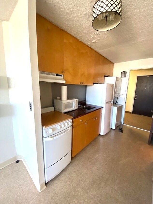 Foto principal - Studio unit with parking in Honolulu