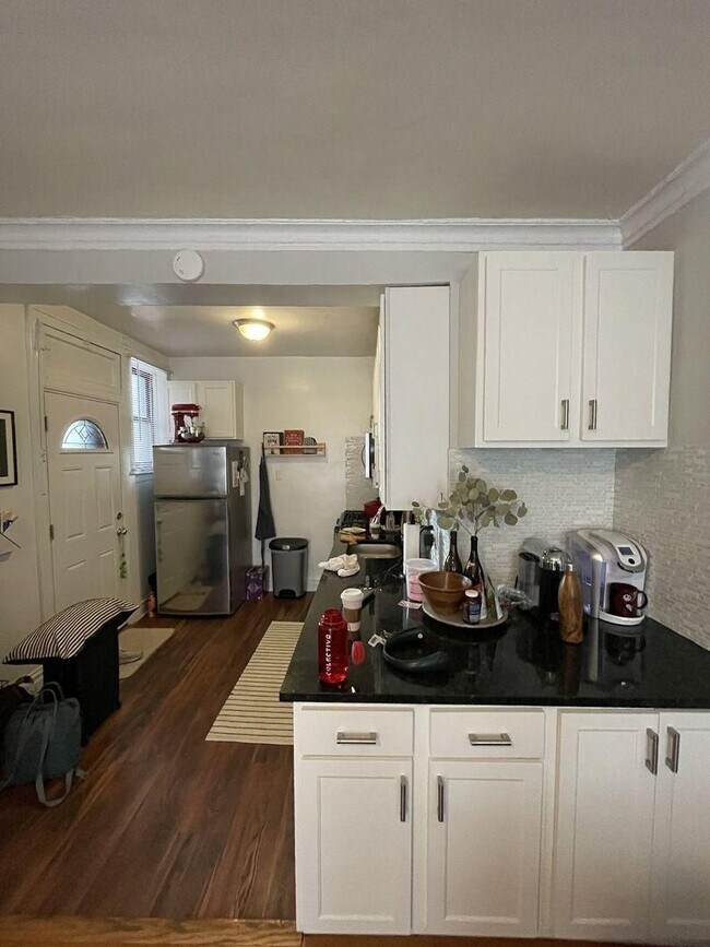 Foto del edificio - 1 bedroom in Chicago IL 60657