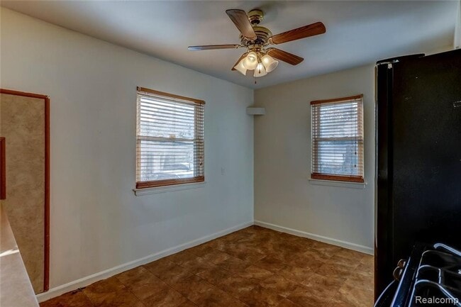 Building Photo - Charming 3-Bedroom for Lease in Detroit!