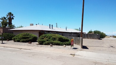 Building Photo - 2605 Pecan Dr