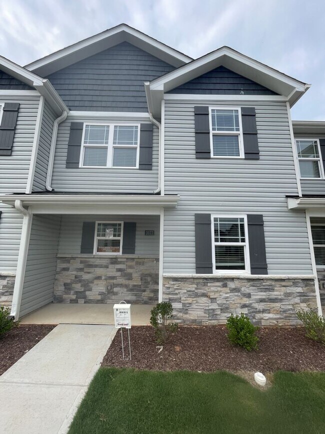 Building Photo - 3 Bd 2.5 Ba