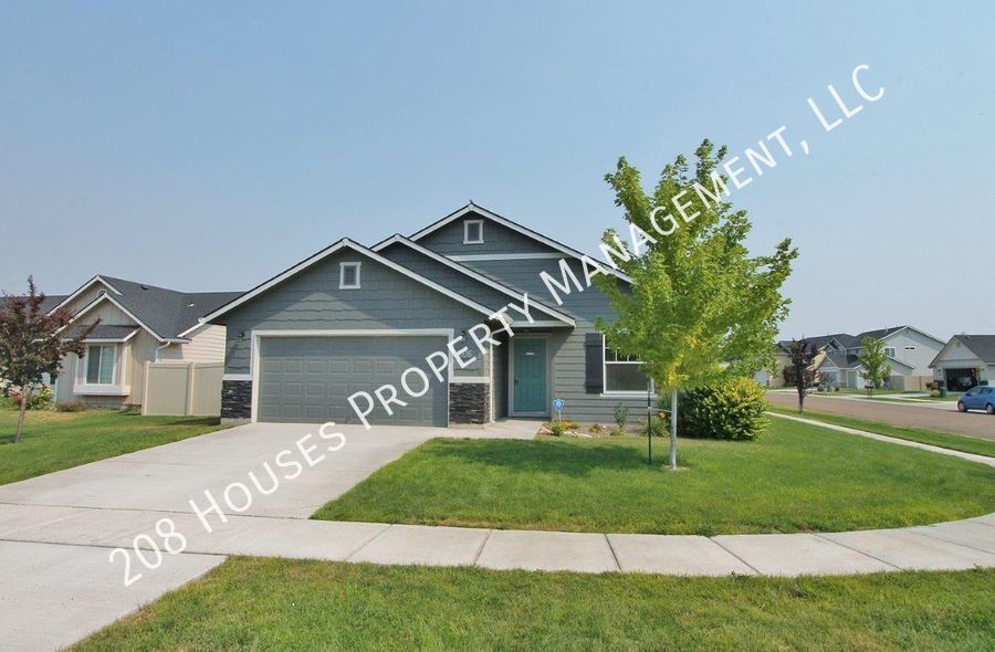 Clean SingleLevel Home House Rental in Nampa, ID